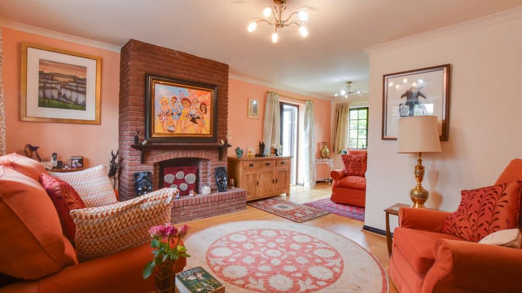 Property photo 2 of 30