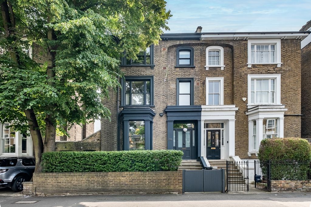 Property photo 1 of 14 Richmond Road