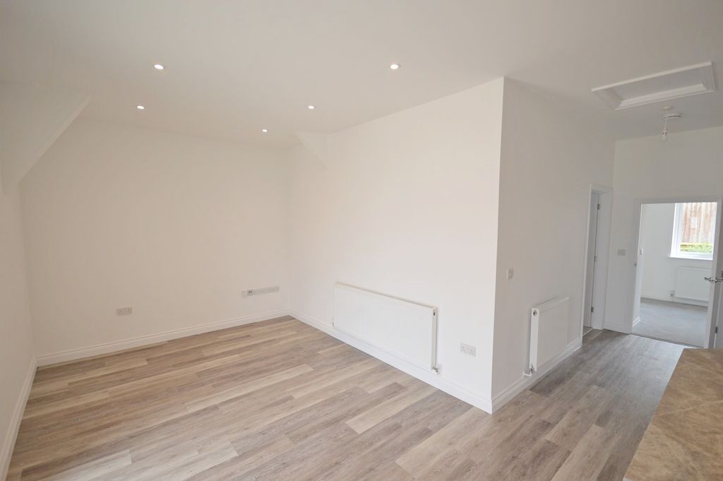 Property photo 3 of 9 Open Plan Living Apartment To Rent In Selsey