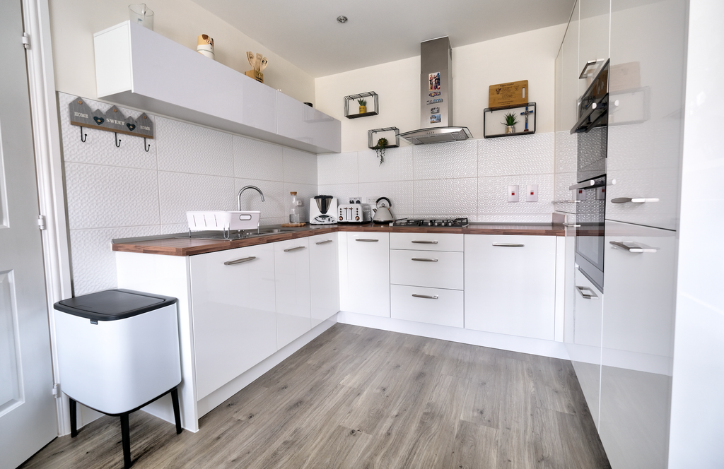 Property photo 2 of 22 Kitchen