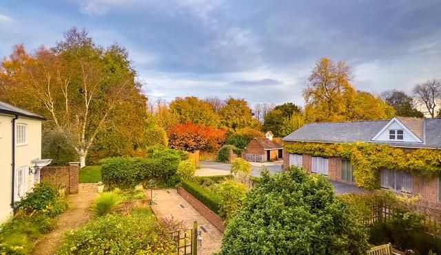 Property photo 2 of 20 Courtyard Autumn Colour.Jpeg
