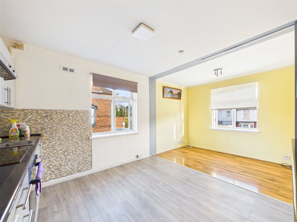 Property photo 2 of 11 Picture No. 18