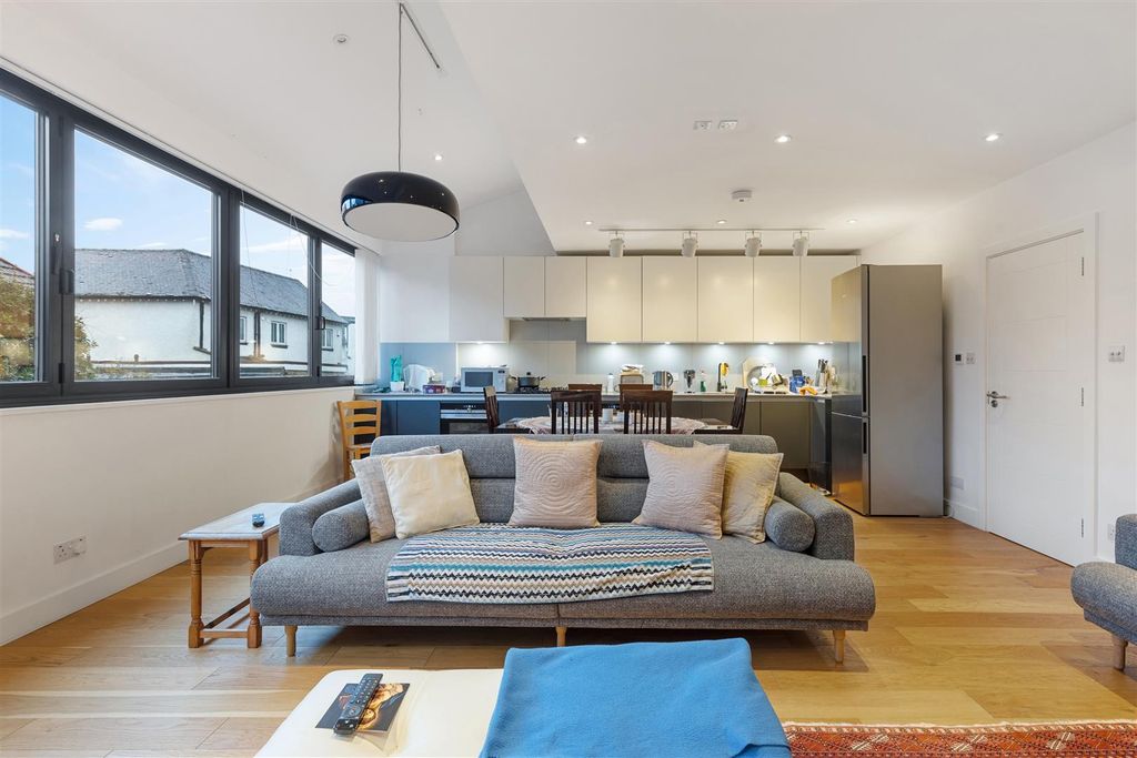 Property photo 3 of 12 3.Jpg