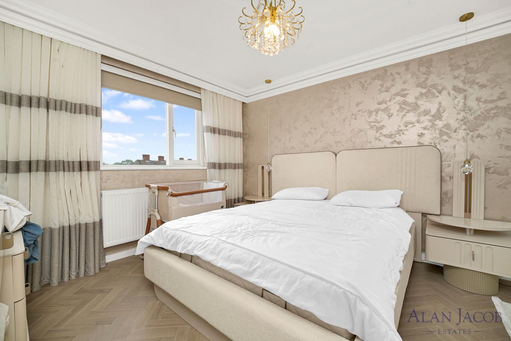 Property photo 1 of 51