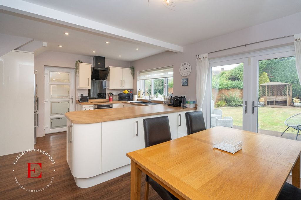 Property photo 3 of 23