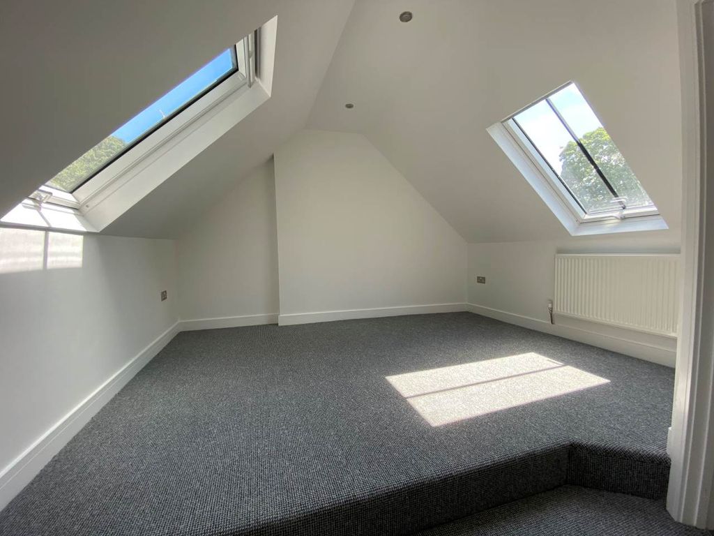 Property photo 1 of 15 Master Bedroom