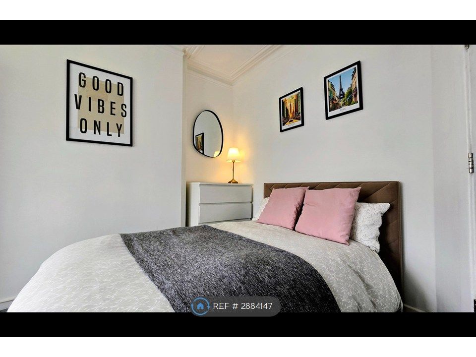 Property photo 1 of 8 Room 1