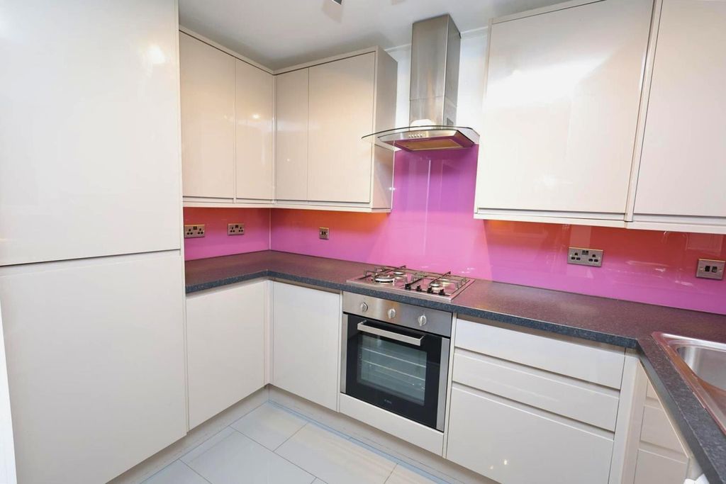 Property photo 2 of 8 Kitchen