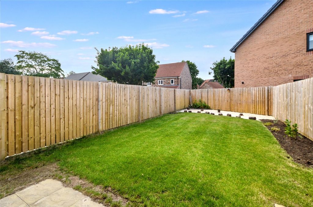 Property photo 2 of 13 Picture No. 28