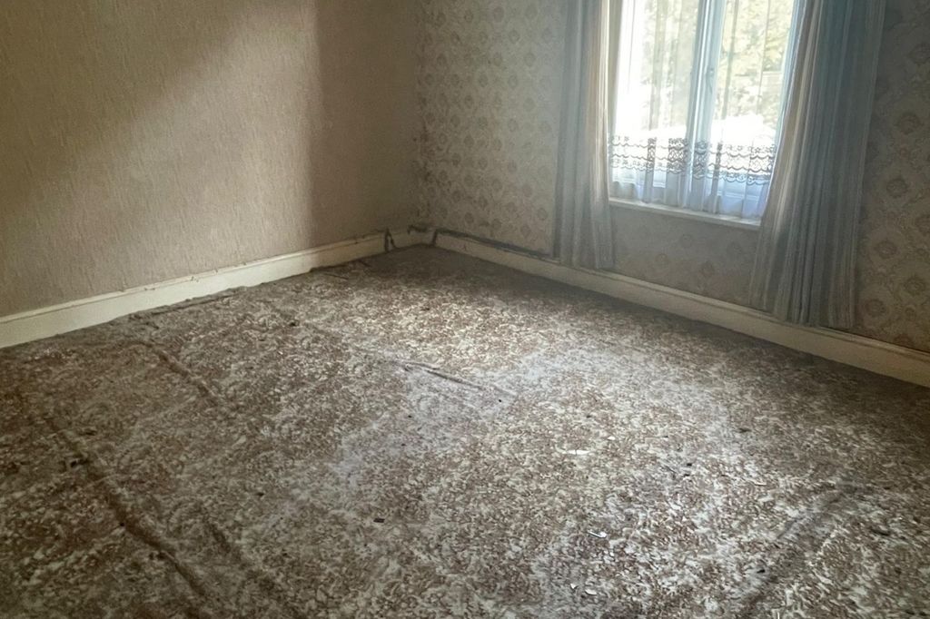 Property photo 2 of 10 45 Purrett Road, Plumstead, London Se18 1Jr