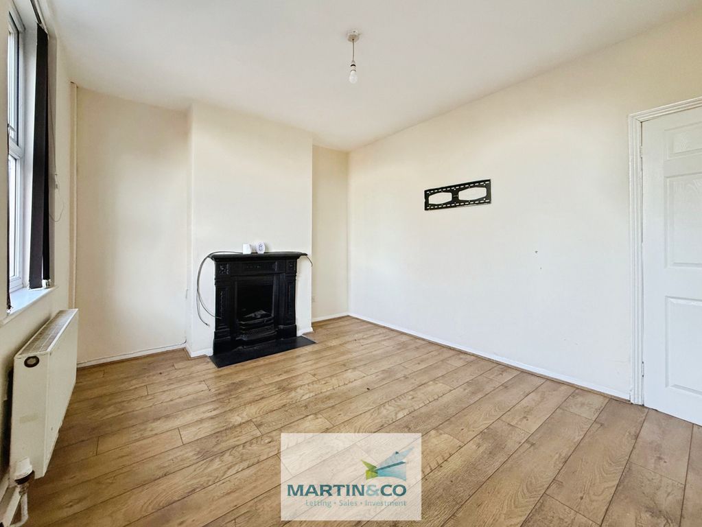 Property photo 2 of 12 E88Cfc66--4E4F-A95E-04F765301953-34639-00000473Fa9