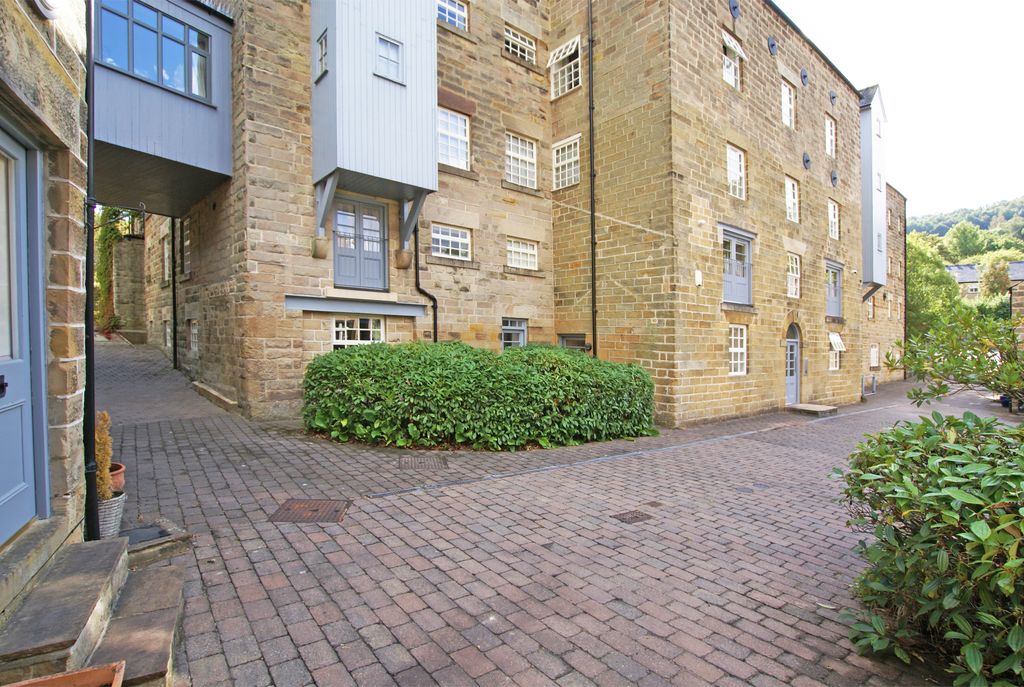 Property photo 1 of 8 1 Baileys Front