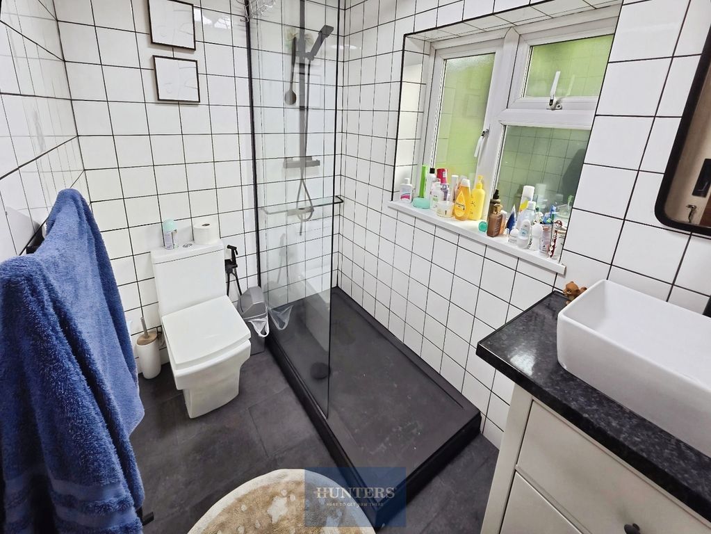 Property photo 3 of 14 Bathroom