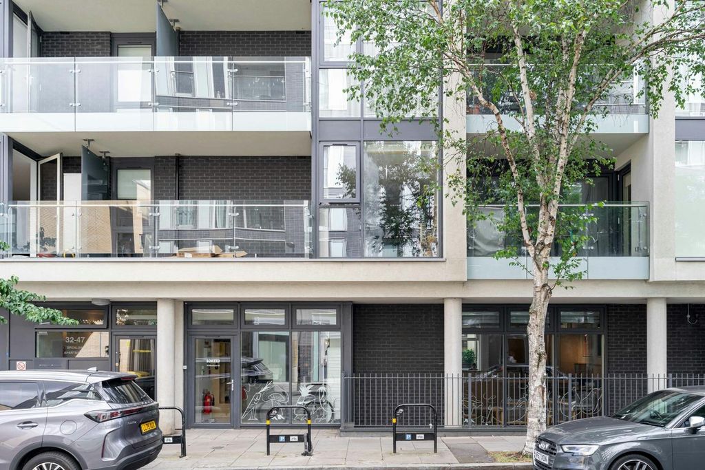 Property photo 3 of 30 18-Wenlock-Road-Hoxton-N1-Office-Studio-For-Sale-External201-Dominion.London.Jpg