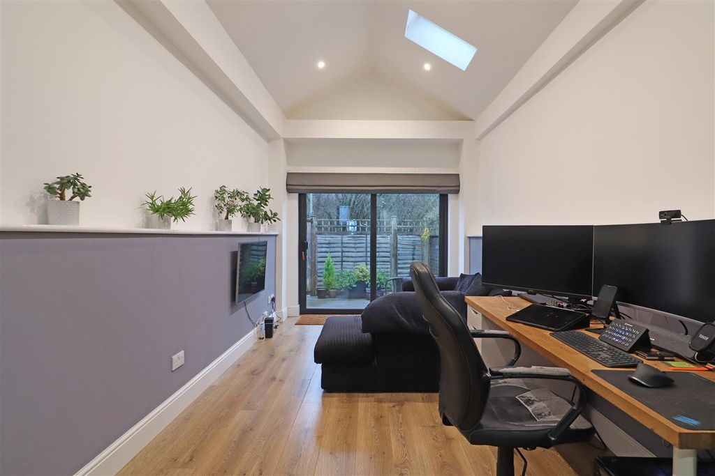 Property photo 1 of 10 2