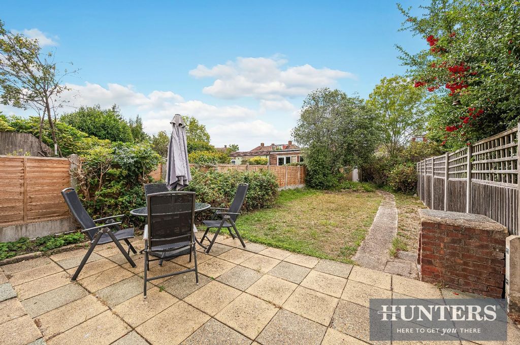 Property photo 2 of 16 Fairford Gardens (16 From 27)-25.Jpg