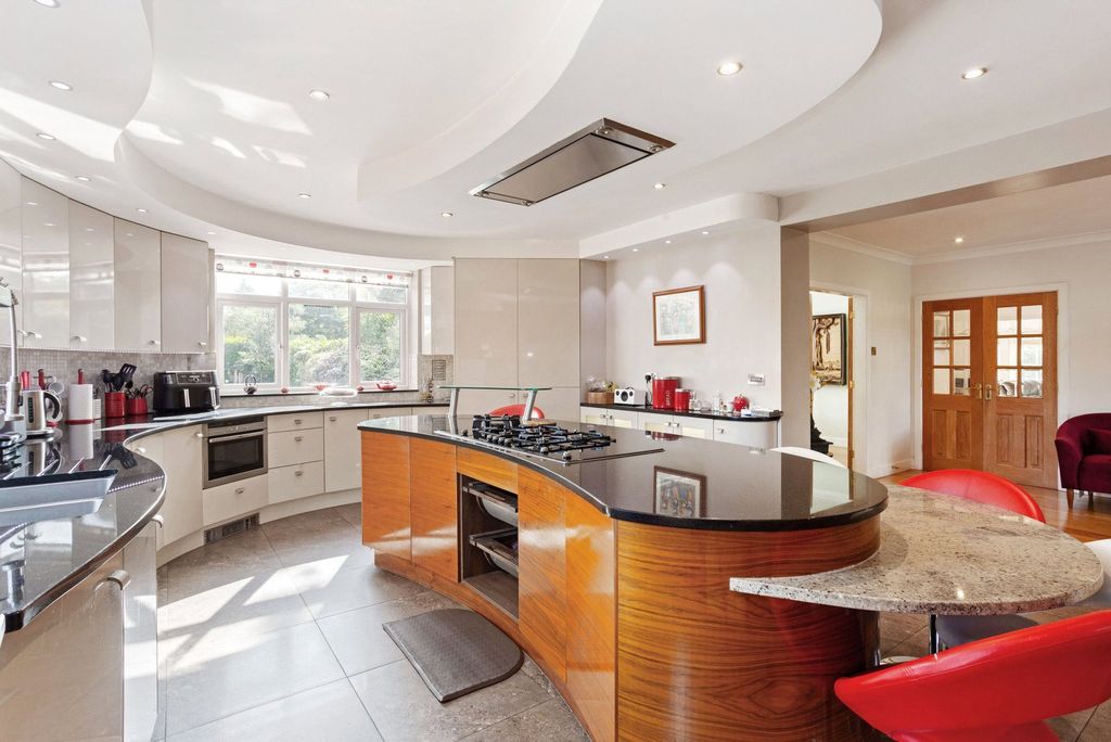 Property photo 3 of 15 Open-Plan Kitchen