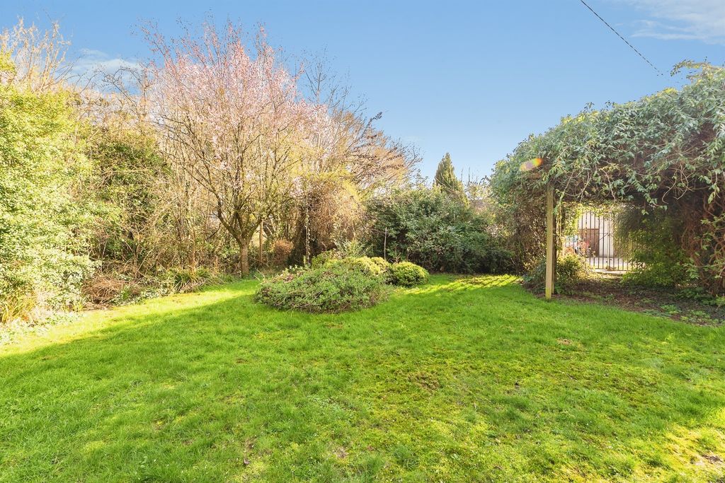 Property photo 2 of 38