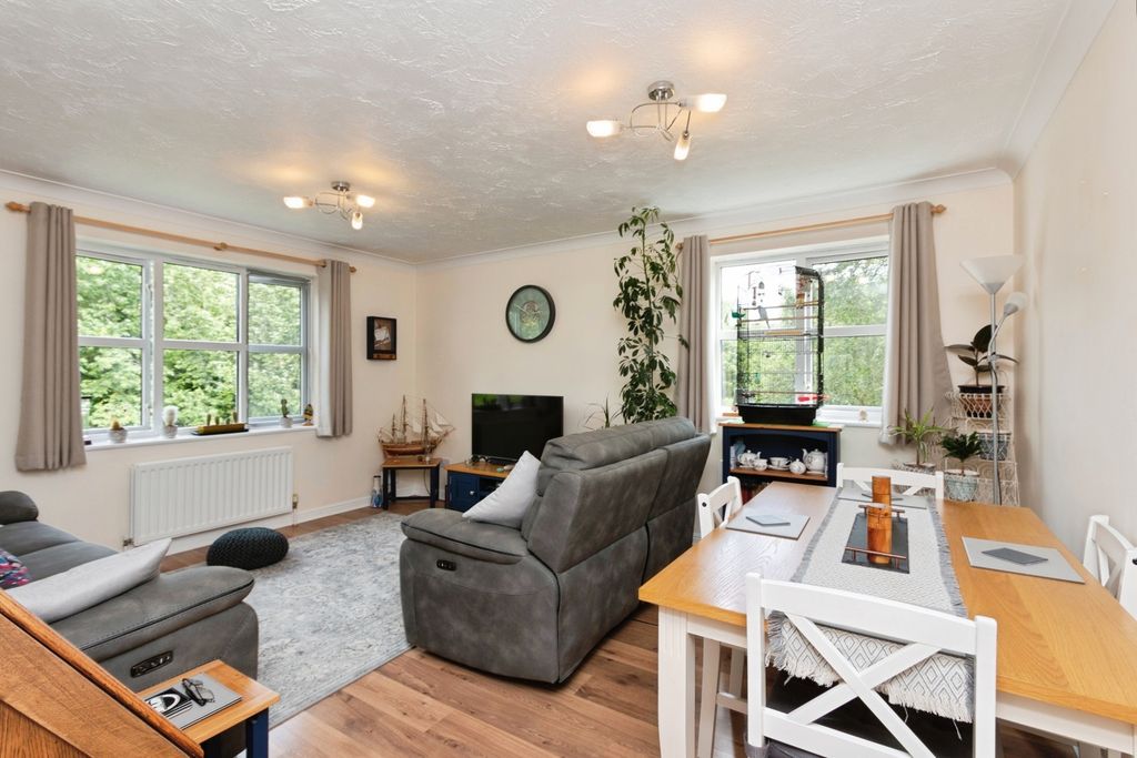 Property photo 2 of 12 Pbox-Img.Jpg