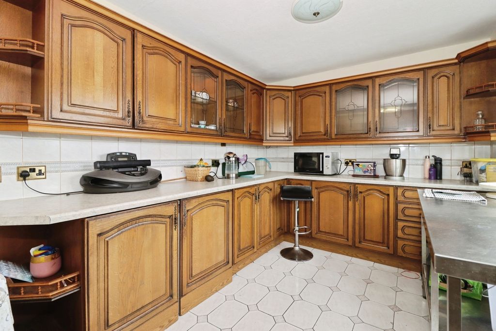 Property photo 3 of 13 Pbox-Img.Jpg