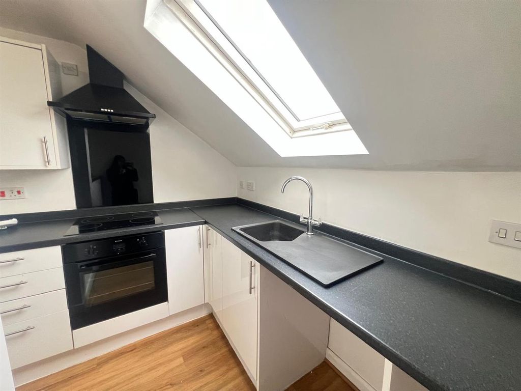 Property photo 2 of 6 Photo-2025-10-29-14-09-59 (2).Jpg