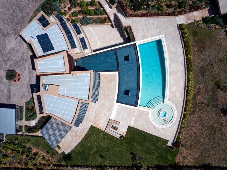 Property photo 2 of 26