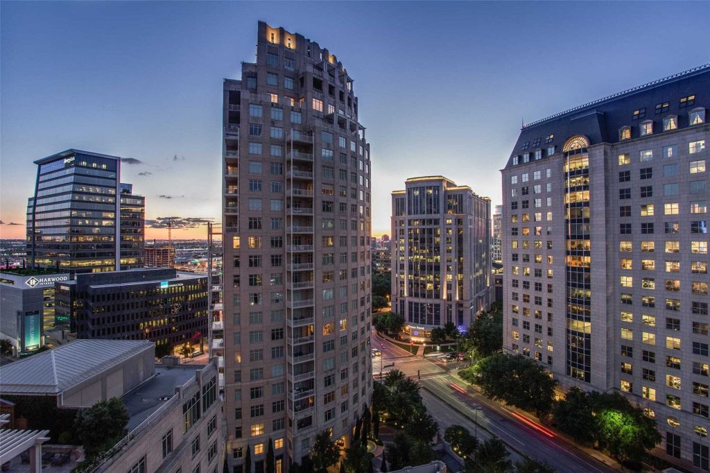 Property photo 1 of 31