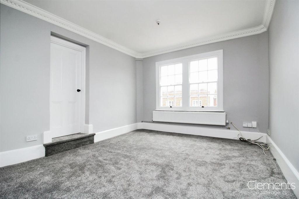 Property photo 2 of 8 0E09B5B6-Lounge 201.Jpg
