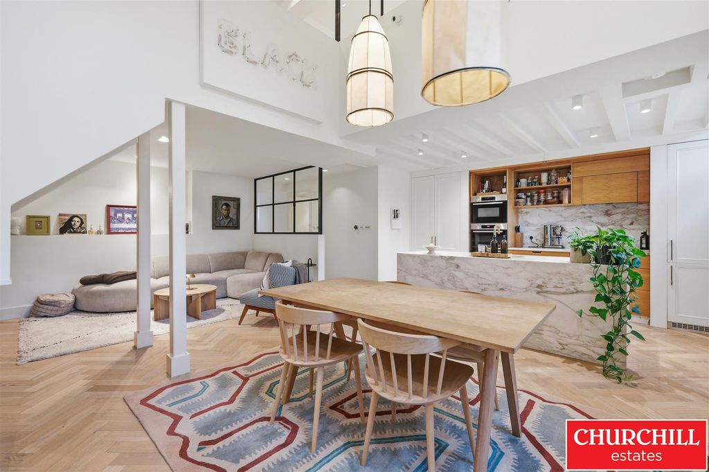 Property photo 3 of 34