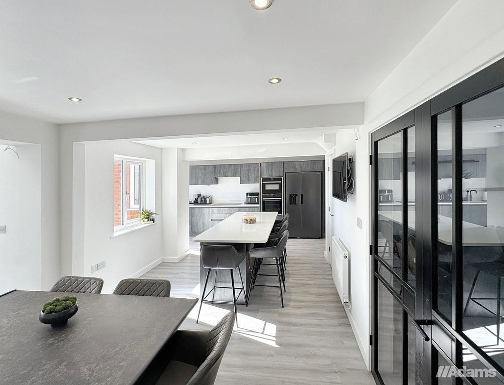 Property photo 1 of 37