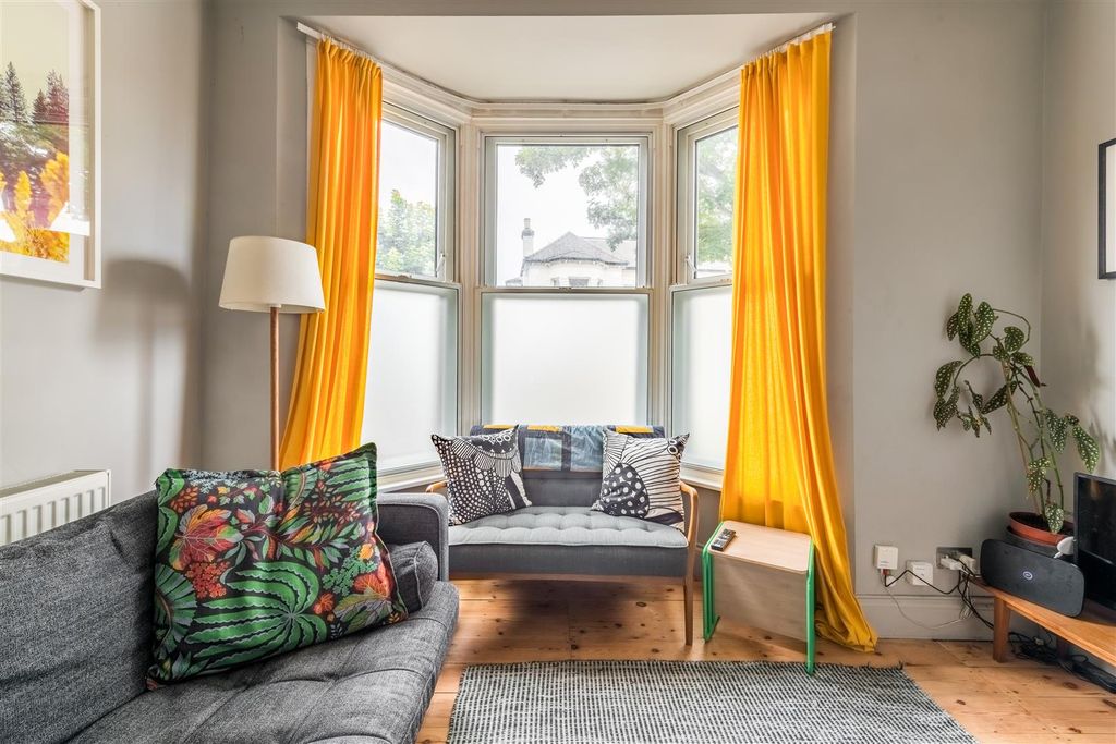 Property photo 3 of 31 144 Ditchling Road-13.Jpg