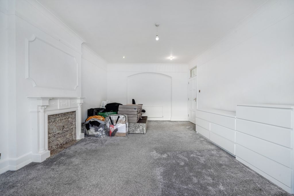 Property photo 3 of 15 Photo 12