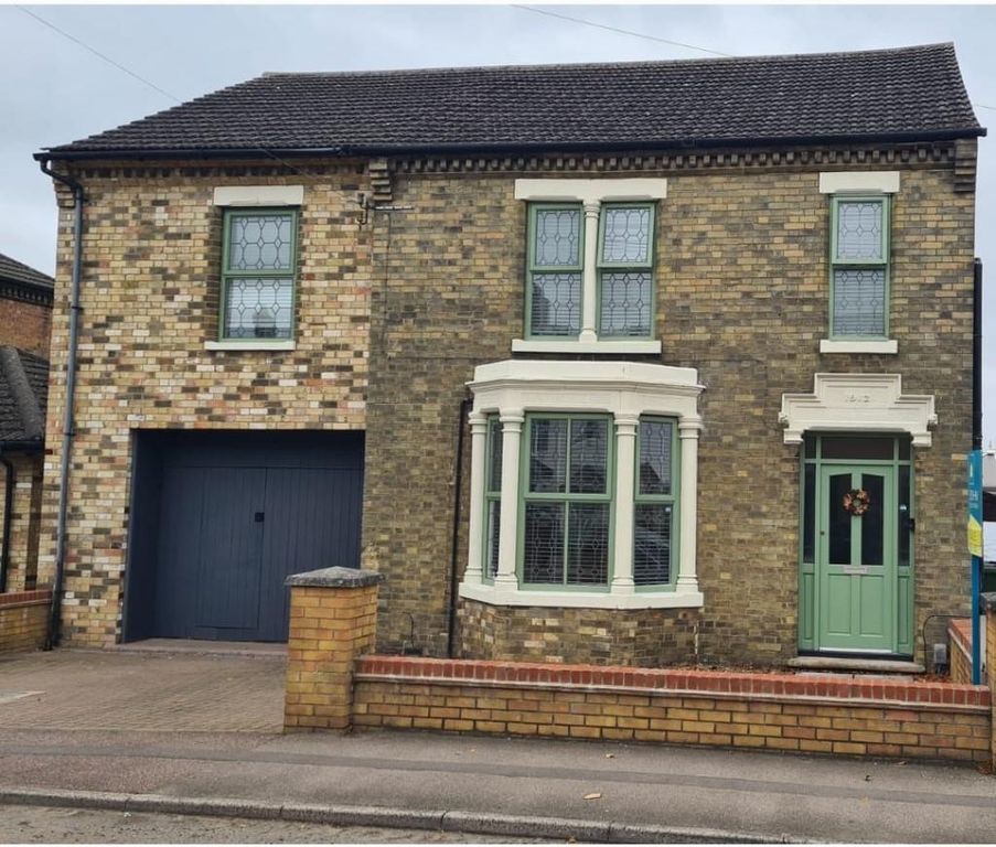 Property photo 1 of 37