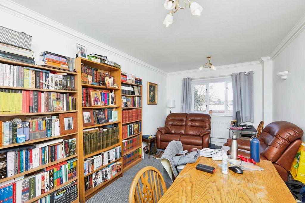 Property photo 2 of 14 Lounge / Diner