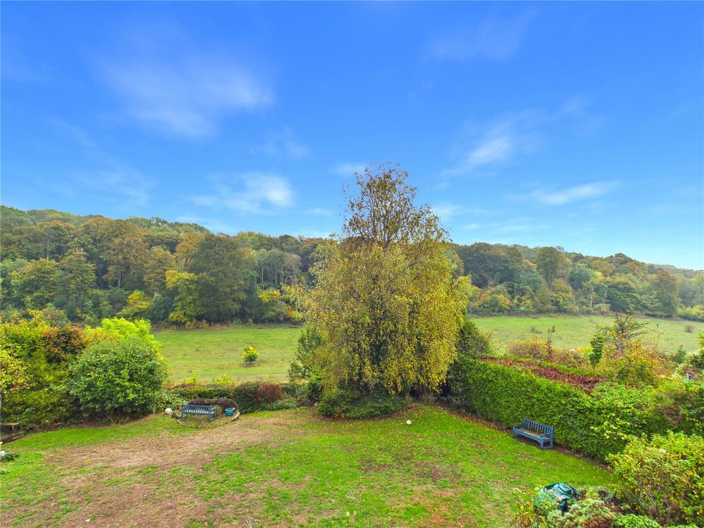 Property photo 2 of 25 Picture No. 23