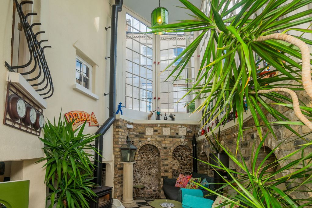 Property photo 2 of 29