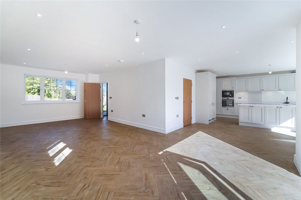 Property photo 2 of 12 Picture No. 38