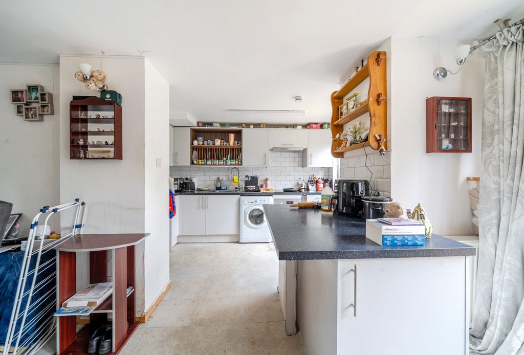 Property photo 3 of 9 1520029-13-1A0907...