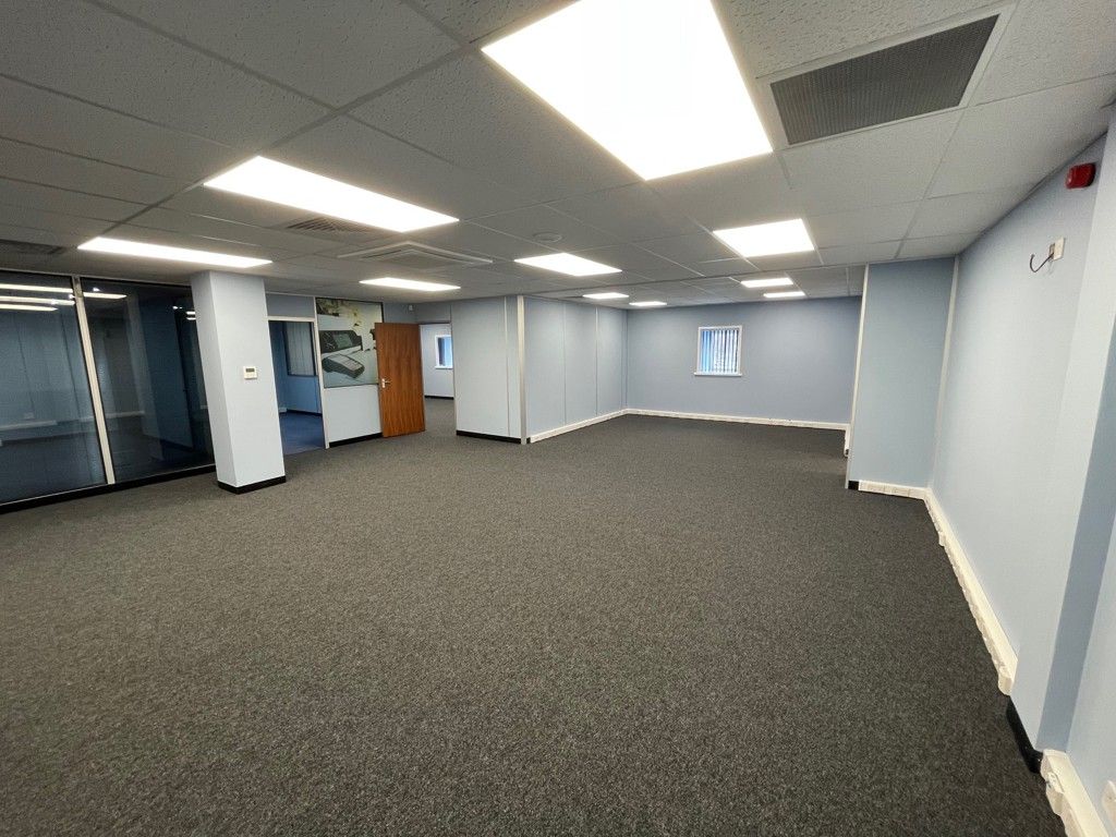 Property photo 1 of 10 Photo 5