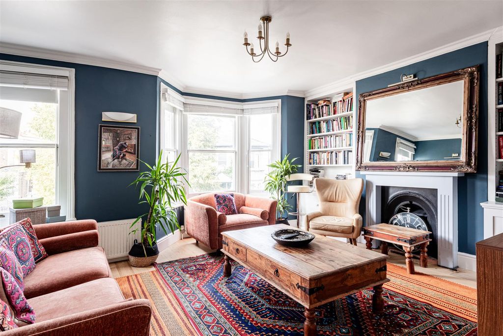 Property photo 2 of 11 Askew Crescent-1.Jpg