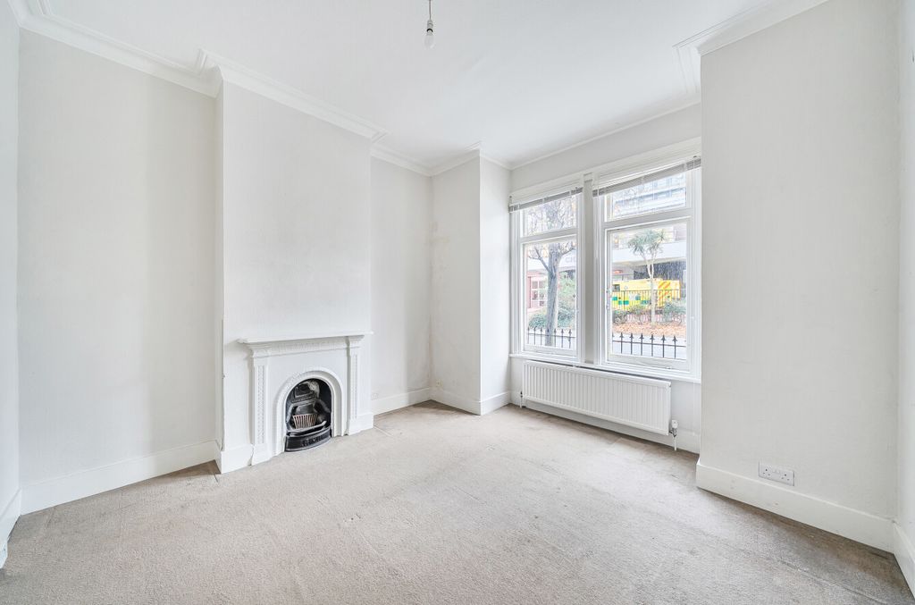 Property photo 2 of 18 1389491-3-69401F7...