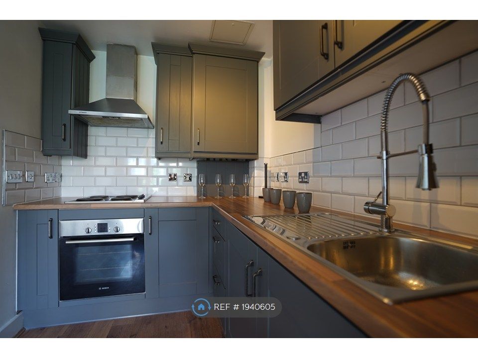 Property photo 1 of 11 Kitchen