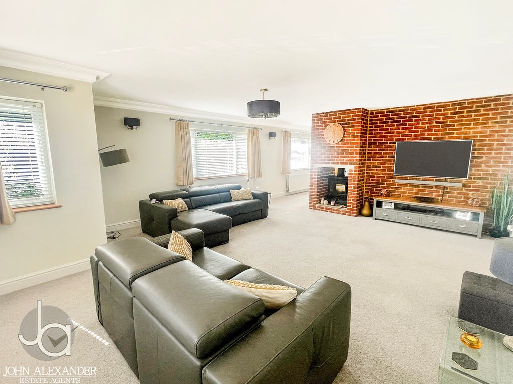 Property photo 2 of 30 20250828_113423565_0.5