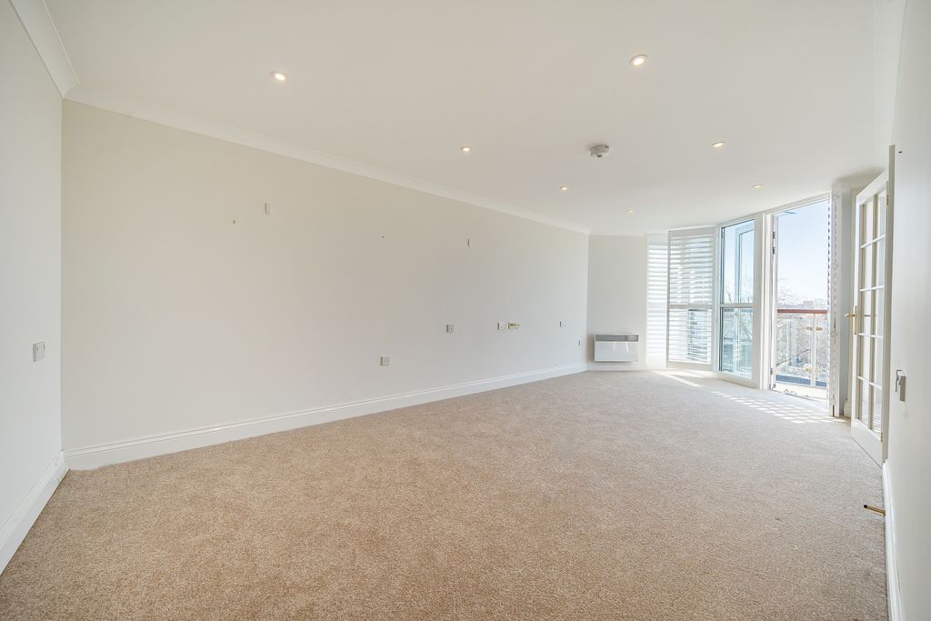 Property photo 2 of 23 Living Room