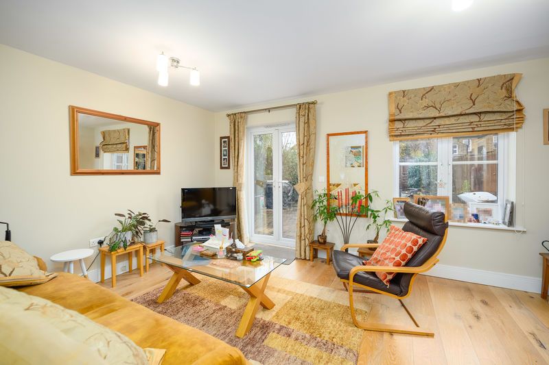 Property photo 3 of 9 Photo 7