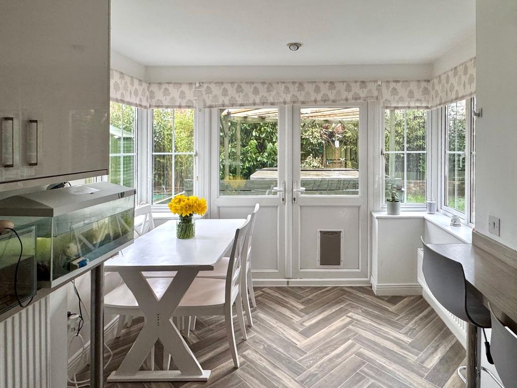 Property photo 3 of 34 Kitchen