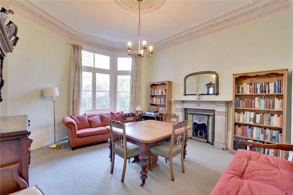 Property photo 3 of 24 Picture No. 04