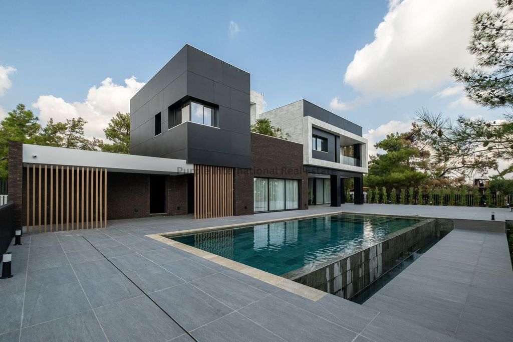 Property photo 1 of 41