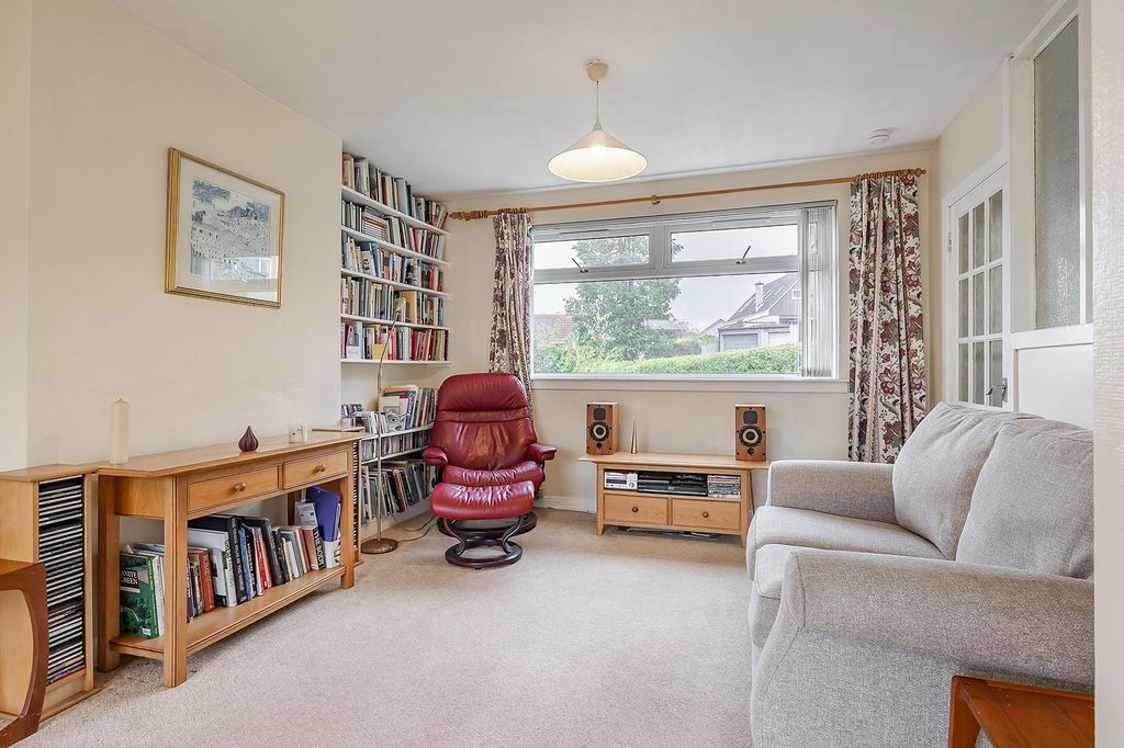 Property photo 3 of 22 Living Room/Diner