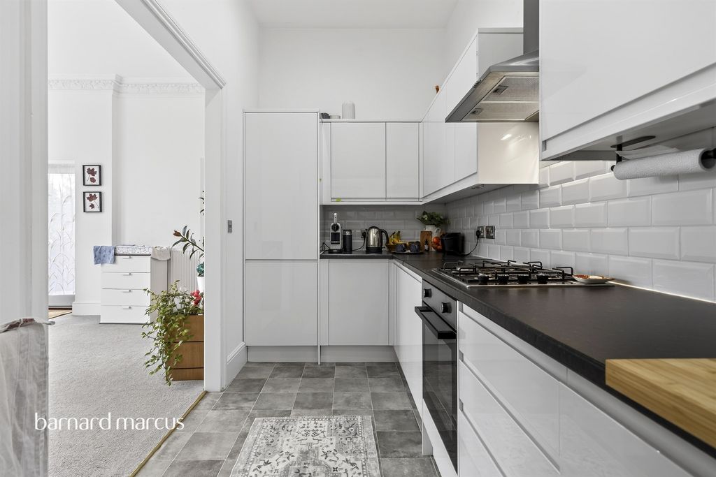 Property photo 3 of 23